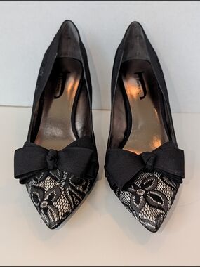 J Renee Black Gray Lace High Heels with Pointed Toe and Bow